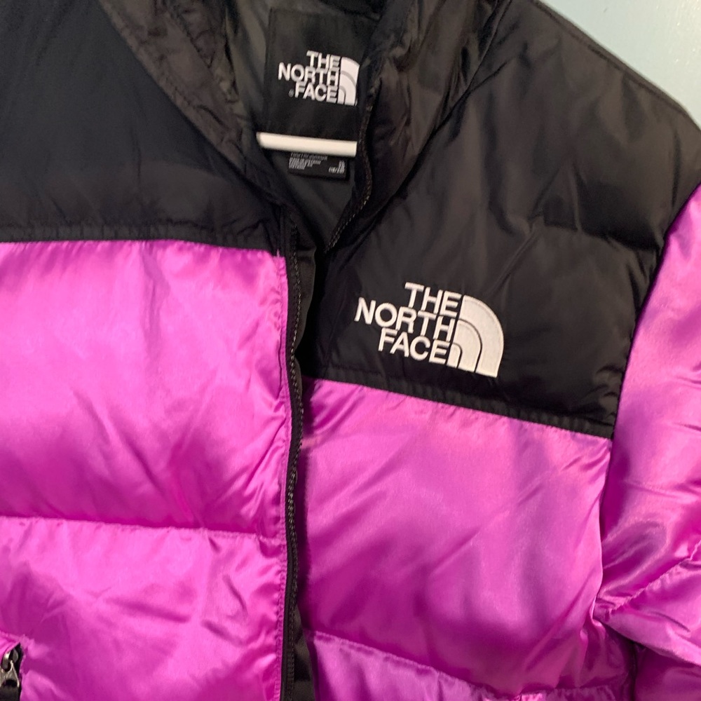 XL JUNIORS NORTHFACE METALLIC BLACK &PURPLE